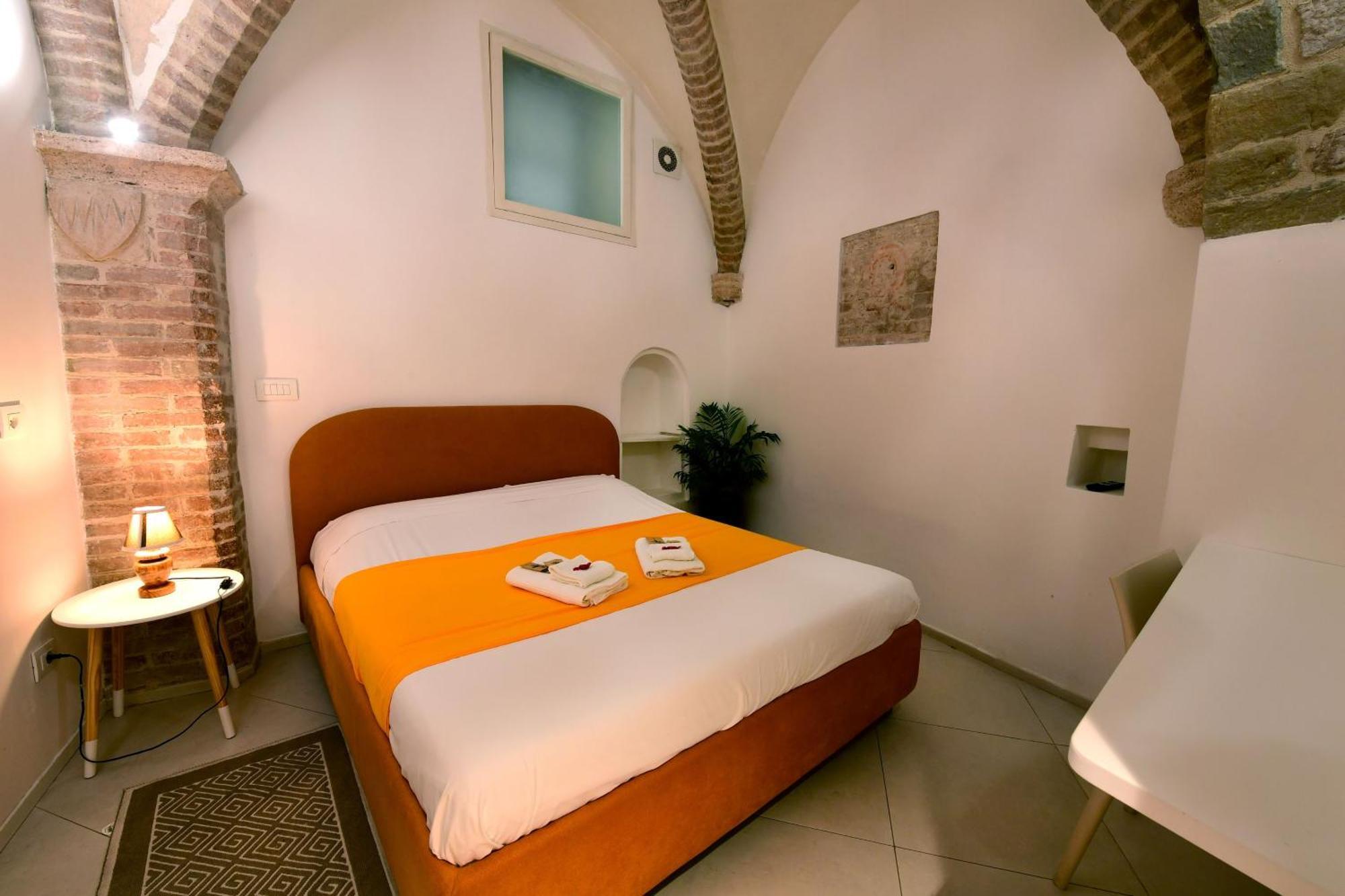 Little Italy Hostel Ex Chiesa S Donato เปรูจา ภายนอก รูปภาพ