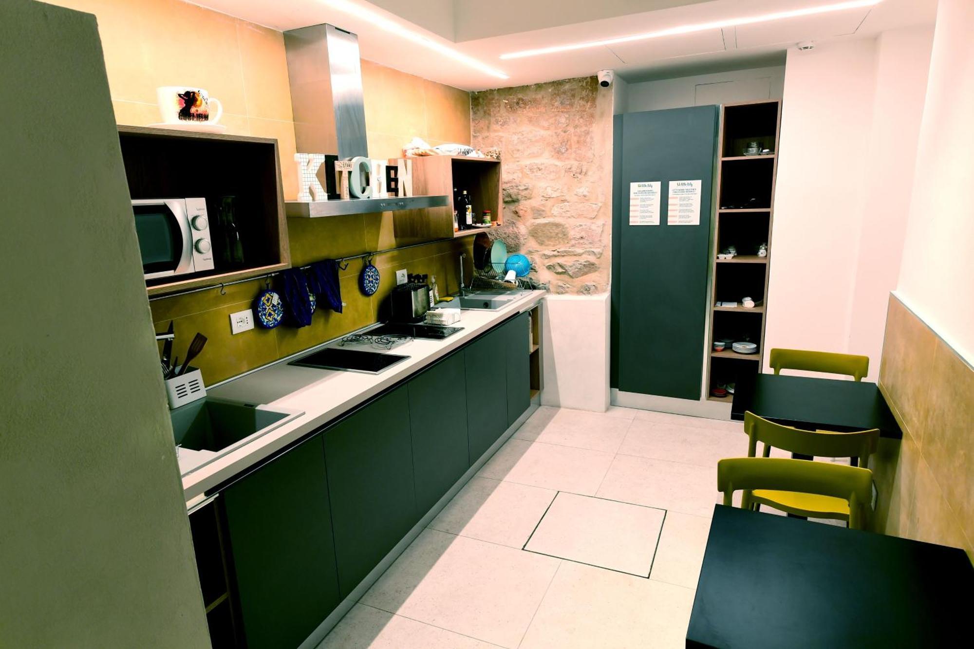 Little Italy Hostel Ex Chiesa S Donato เปรูจา ภายนอก รูปภาพ
