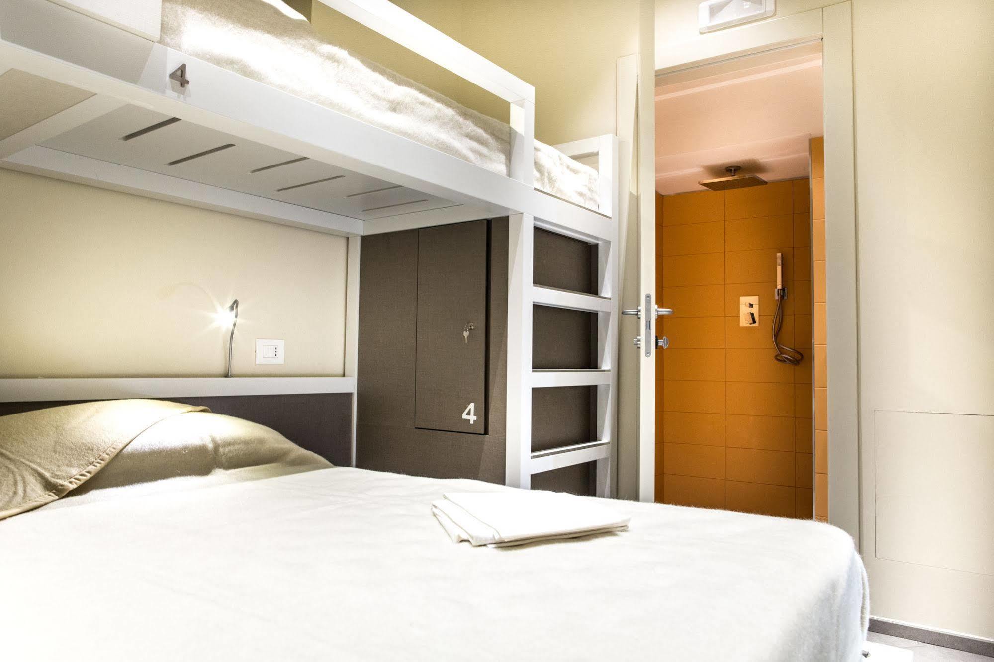 Little Italy Hostel Ex Chiesa S Donato เปรูจา ภายนอก รูปภาพ